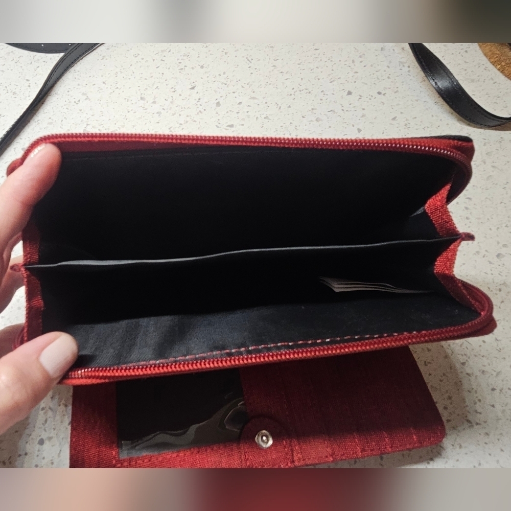Like New Disneyland Sketch Mickey Wallet/clutch/crossbody bag - Picture 3 of 9